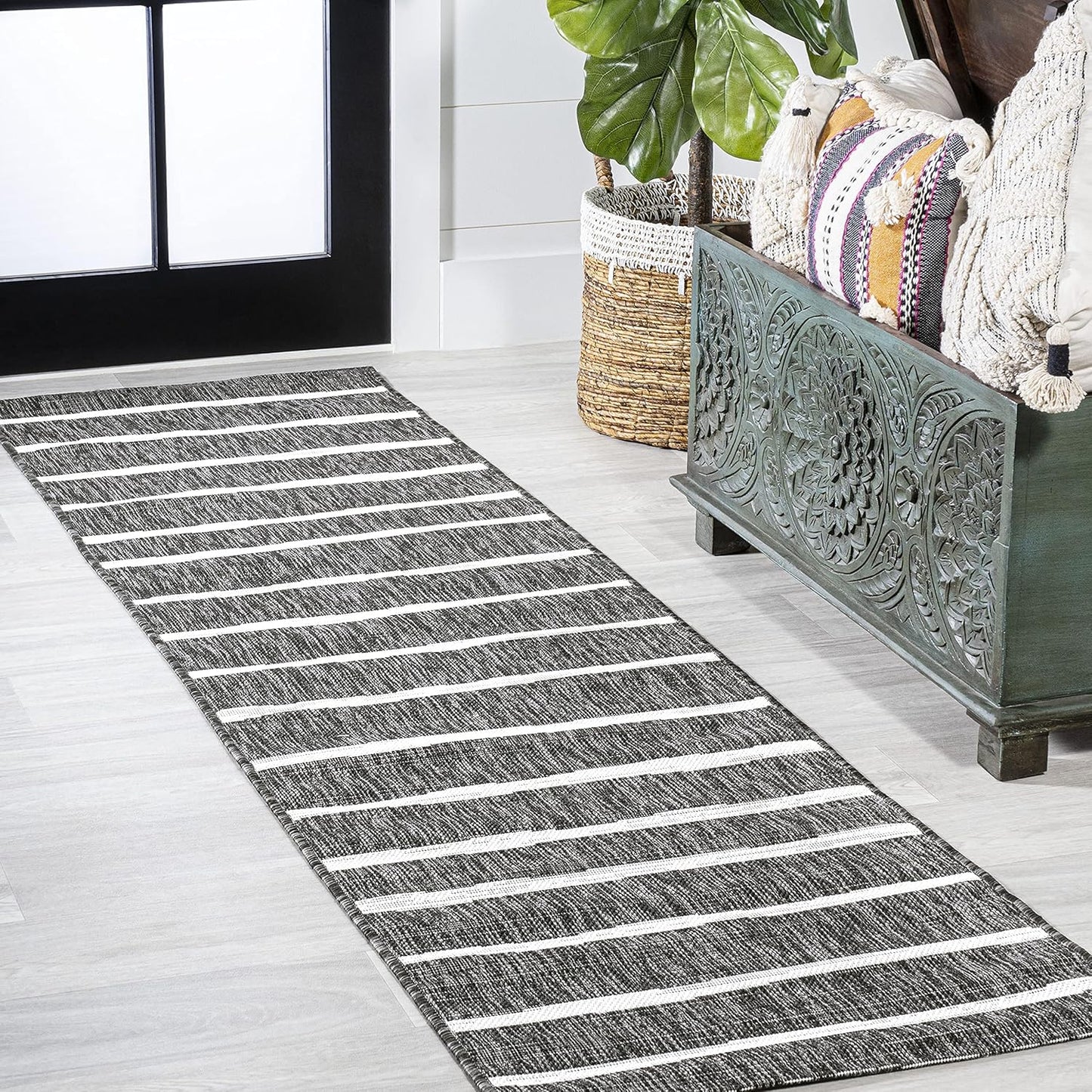 JONATHAN Y SMB125D-8 Colonia Berber Stripe Indoor/Outdoor 8 ft. x 10 ft. Area Rug, Contemporary, Bohemian, Minimalistic, Rustic, Pet Friendly, Stain Resistant, Bedroom, Backyard, Patio, Ivory/Black