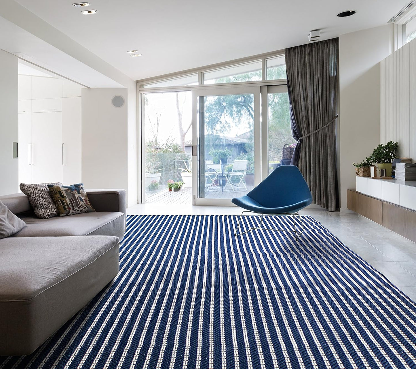Indoor Outdoor Striped Rug 5'3"x7'6" Navy Blue